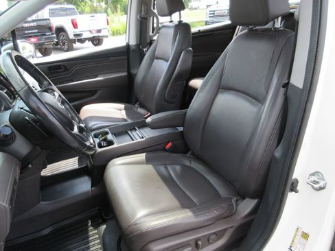 Used 2018 Honda Odyssey EX-L image 19