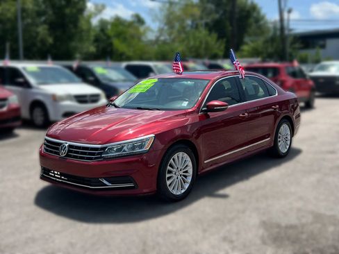 Used 2017 Volkswagen Passat 1.8T SE FWD image 1