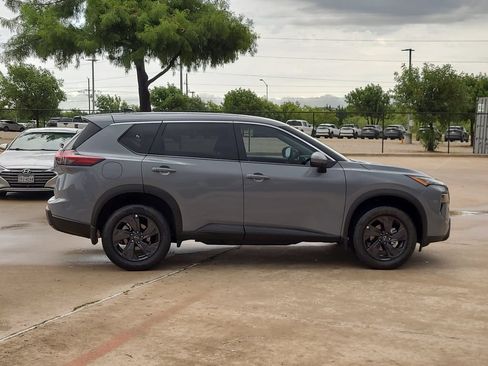 New 2026 Nissan Rogue SV FWD image 4