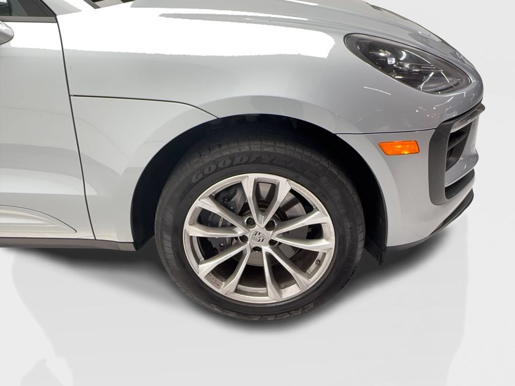 Used 2024 Porsche Macan AWD/4WD image 15