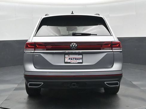 Used 2025 Volkswagen Atlas SE FWD image 30