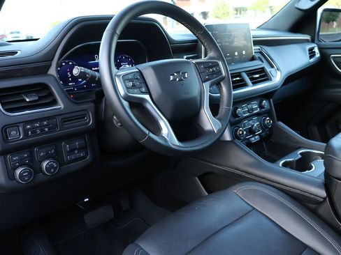 Used 2023 Chevrolet Tahoe Z71 w/ Z71 Off-Road Package AWD/4WD image 3