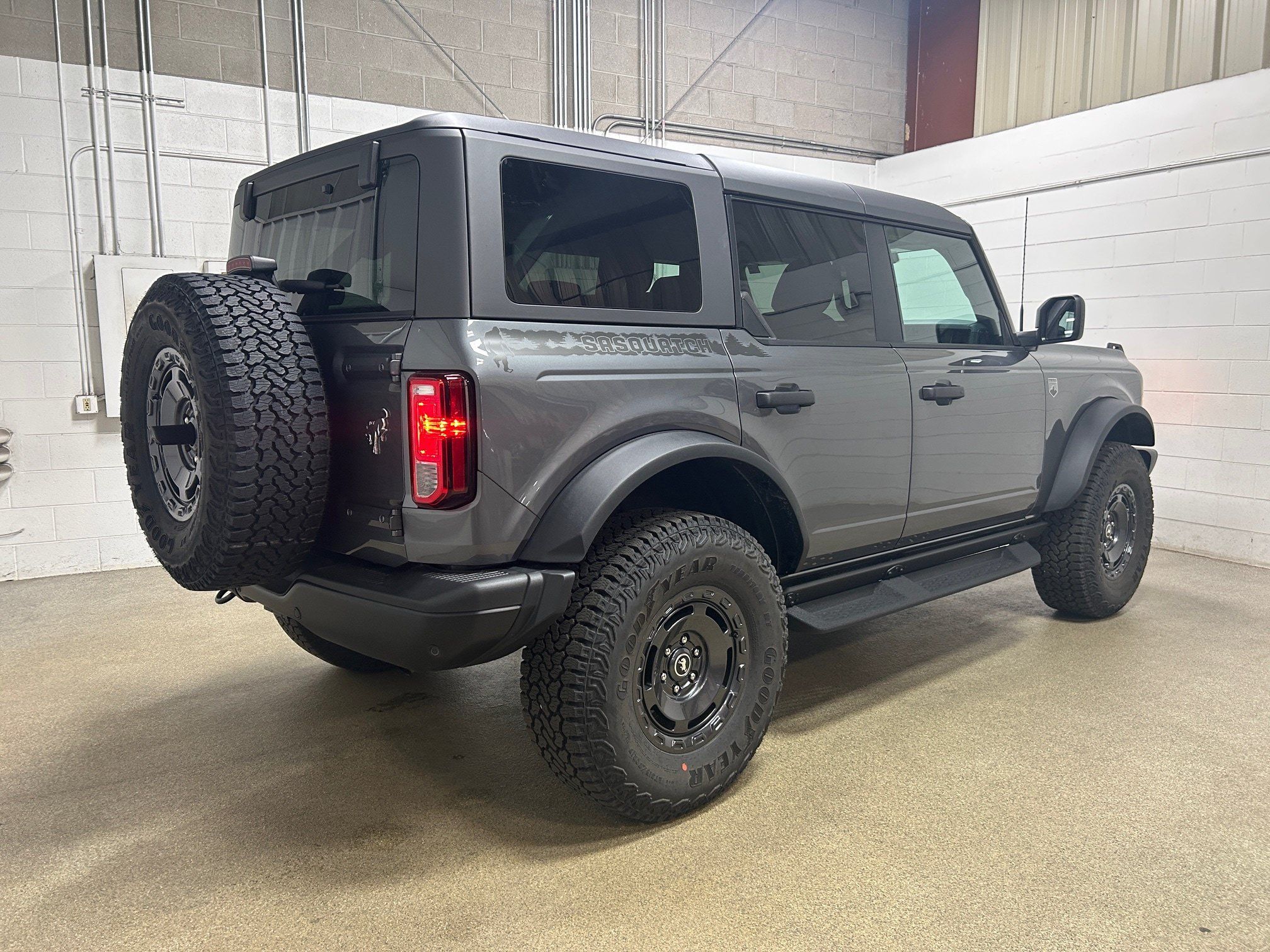 Used 2025 Ford Bronco Big Bend w/ Black Diamond Package AWD/4WD image 9