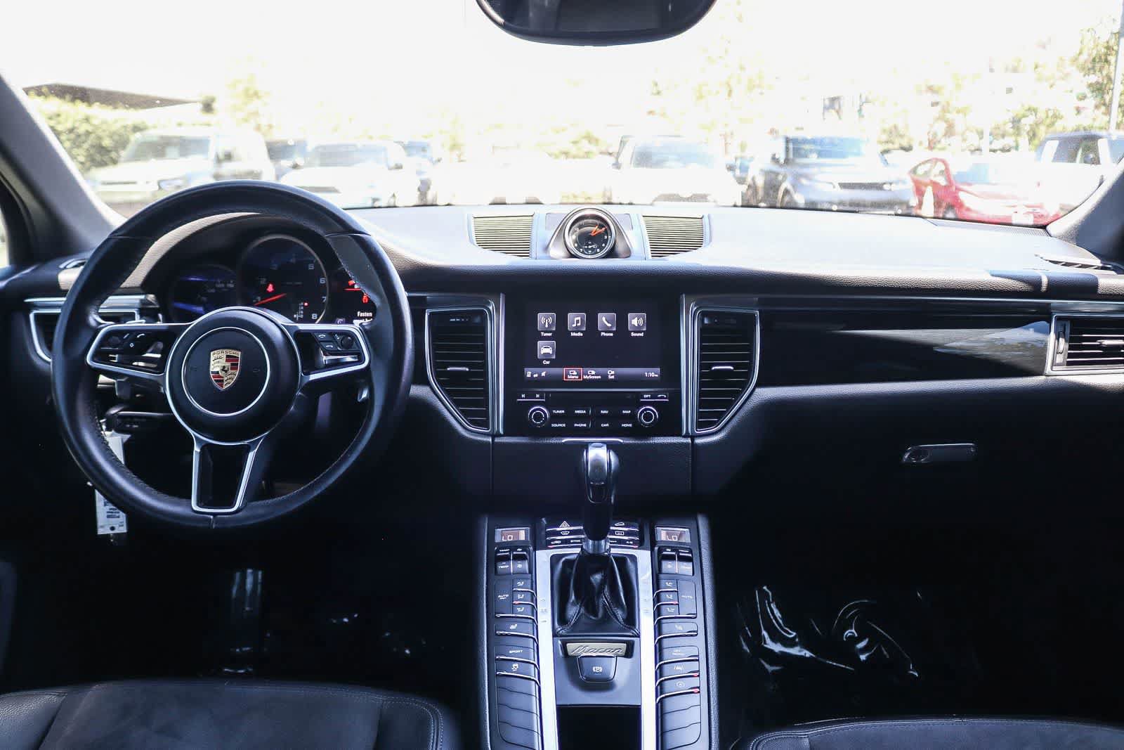 Used 2018 Porsche Macan AWD/4WD image 11