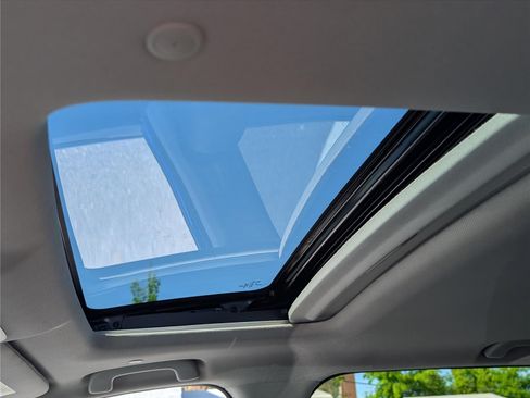 Used 2024 Honda CR-V EX image 17