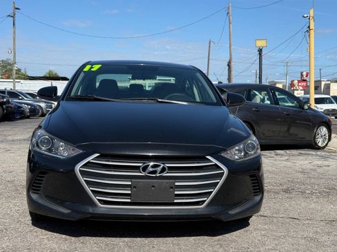 Used 2017 Hyundai Elantra SE FWD image 3