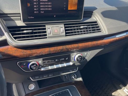 Used 2018 Audi Q5 Prestige w/ Prestige Package image 11