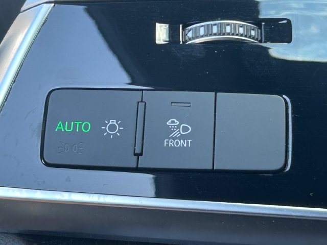 Used 2019 Audi Q8 Premium Plus AWD/4WD image 21