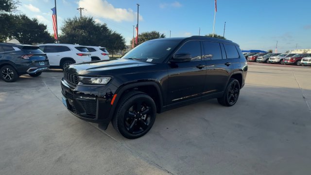 Used 2026 Jeep Grand Cherokee L Limited w/ Limited Altitude Package RWD image 4
