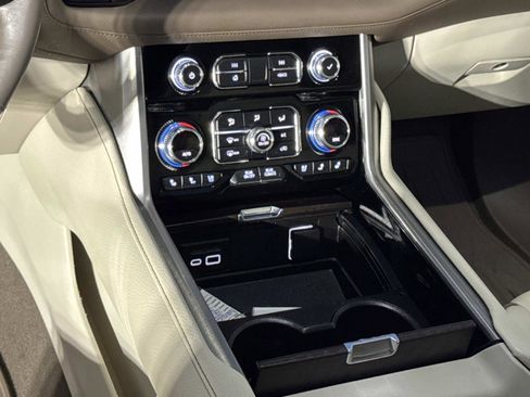 Used 2021 GMC Yukon XL Denali image 15