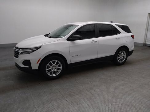 Used 2024 Chevrolet Equinox LS FWD image 2