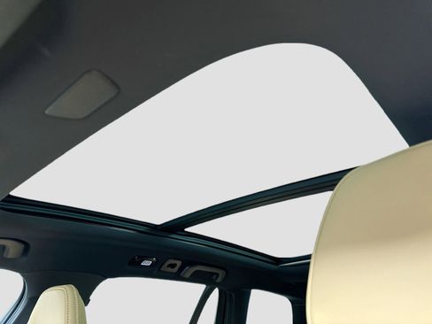 New 2026 Volvo V60 B5 Cross Country Ultra w/ Protection Package Premier image 21