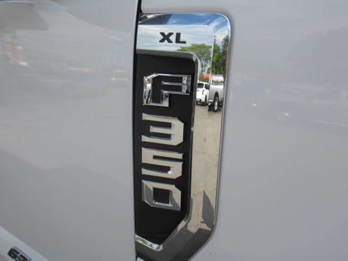 Used 2021 Ford F350 XL w/ Power Equipment Group image 8