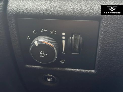 Used 2014 Jeep Grand Cherokee Overland AWD/4WD image 26