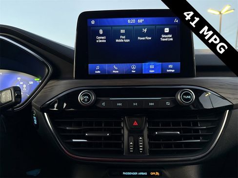 Used 2020 Ford Escape Titanium image 19