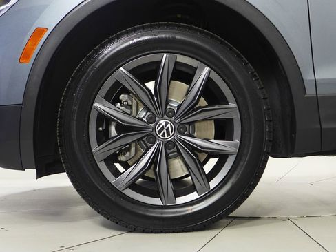 Used 2022 Volkswagen Tiguan SE image 5