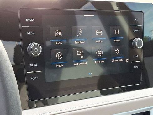 New 2025 Volkswagen Taos SE image 15