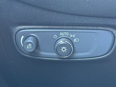 Certified 2019 Chevrolet Equinox LS image 35