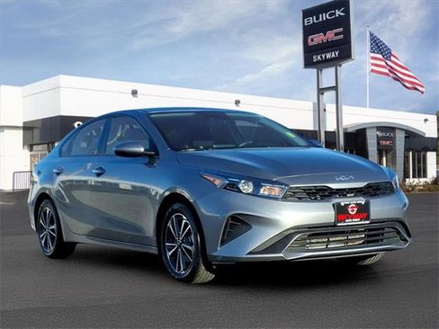 Used 2024 Kia Forte LXS image 2