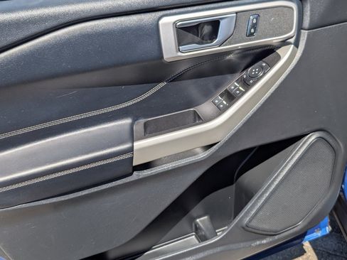 Used 2021 Ford Explorer XLT RWD image 16
