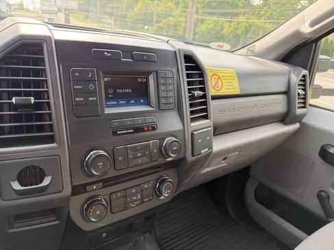 Used 2017 Ford F450 XL w/ XL Value Package RWD image 10