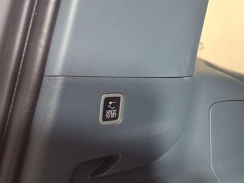 Used 2023 Jeep Grand Wagoneer L Series III w/ Rear Seat Video Group 1 AWD/4WD image 21
