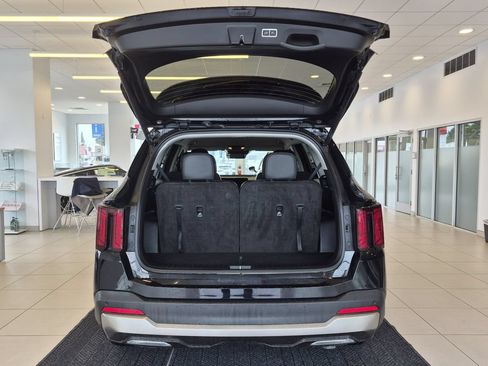 Used 2025 Kia Sorento EX AWD/4WD image 9
