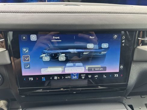 Certified 2025 Lincoln Navigator Reserve AWD/4WD image 17
