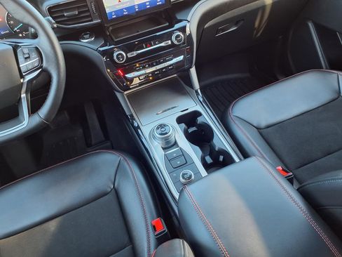 Used 2022 Ford Explorer ST-Line image 12