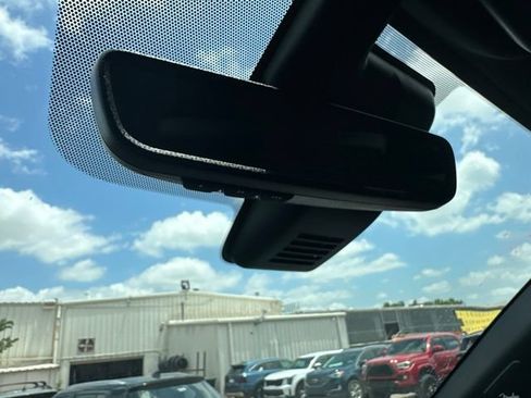 Used 2023 Nissan Titan Platinum Reserve w/ Moonroof Package AWD/4WD image 11