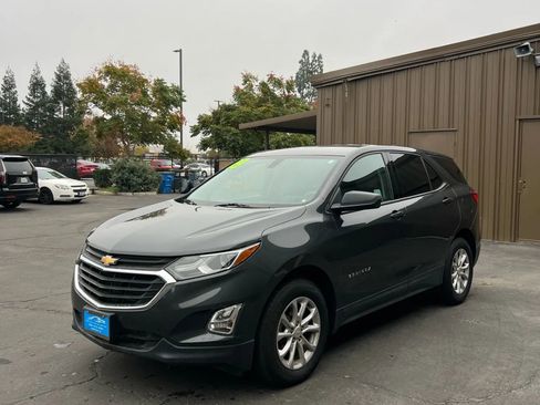Used 2019 Chevrolet Equinox LS w/ LS Convenience Package image 3