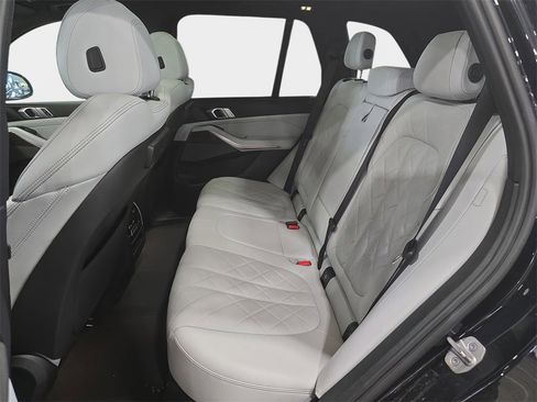 Certified 2023 BMW X5 sDrive40i w/ Executive Package image 10