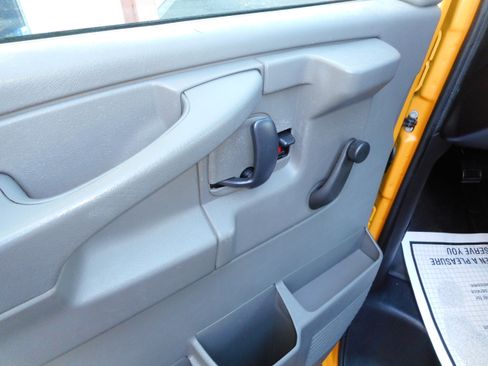 Used 2010 Chevrolet Express 1500 LS image 16