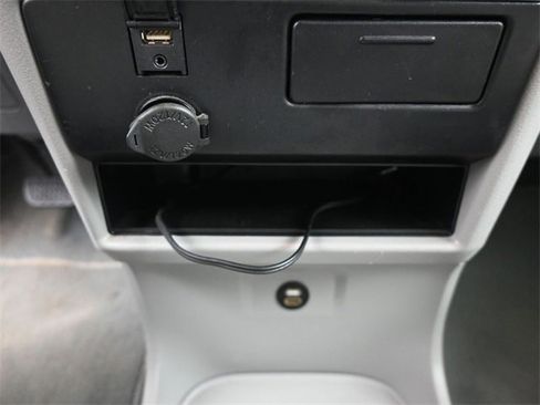 Used 2020 Toyota Sienna LE image 9