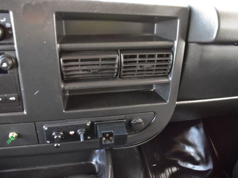 Used 2014 Chevrolet Express 2500 image 36