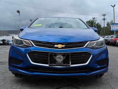 Used 2018 Chevrolet Cruze LT FWD image 4