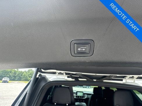 Used 2022 Chevrolet Tahoe Z71 w/ Luxury Package AWD/4WD image 14
