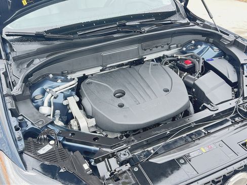 Used 2023 Volvo XC60 B5 Plus image 28