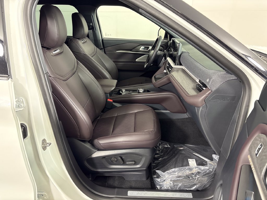 New 2027 Ford Explorer Platinum RWD image 5
