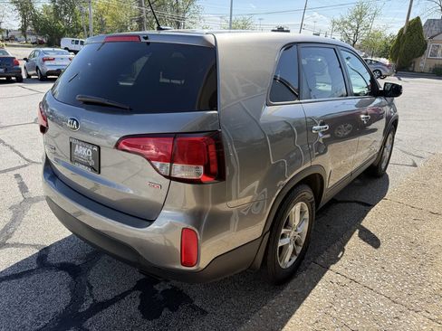 Used 2015 Kia Sorento LX AWD/4WD image 9