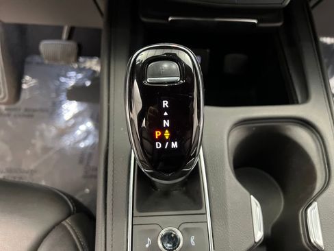 Used 2024 Cadillac XT4 Premium Luxury image 40