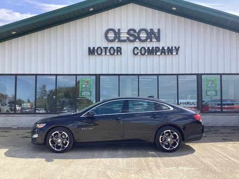 Used 2024 Chevrolet Malibu LT image 1