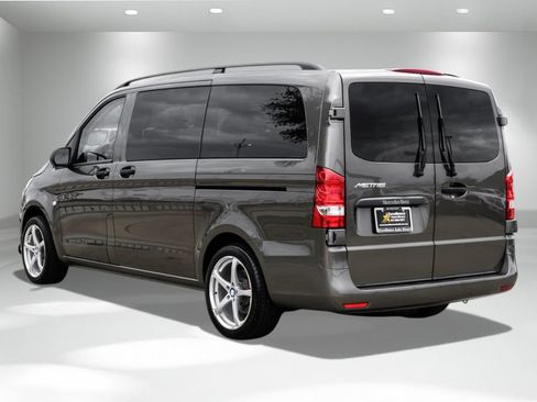 Used 2017 Mercedes-Benz Metris Passenger w/ Driver Efficiency Package image 8