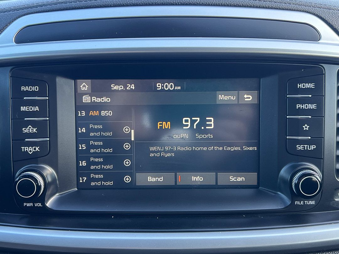 Used 2020 Kia Sorento LX FWD image 20
