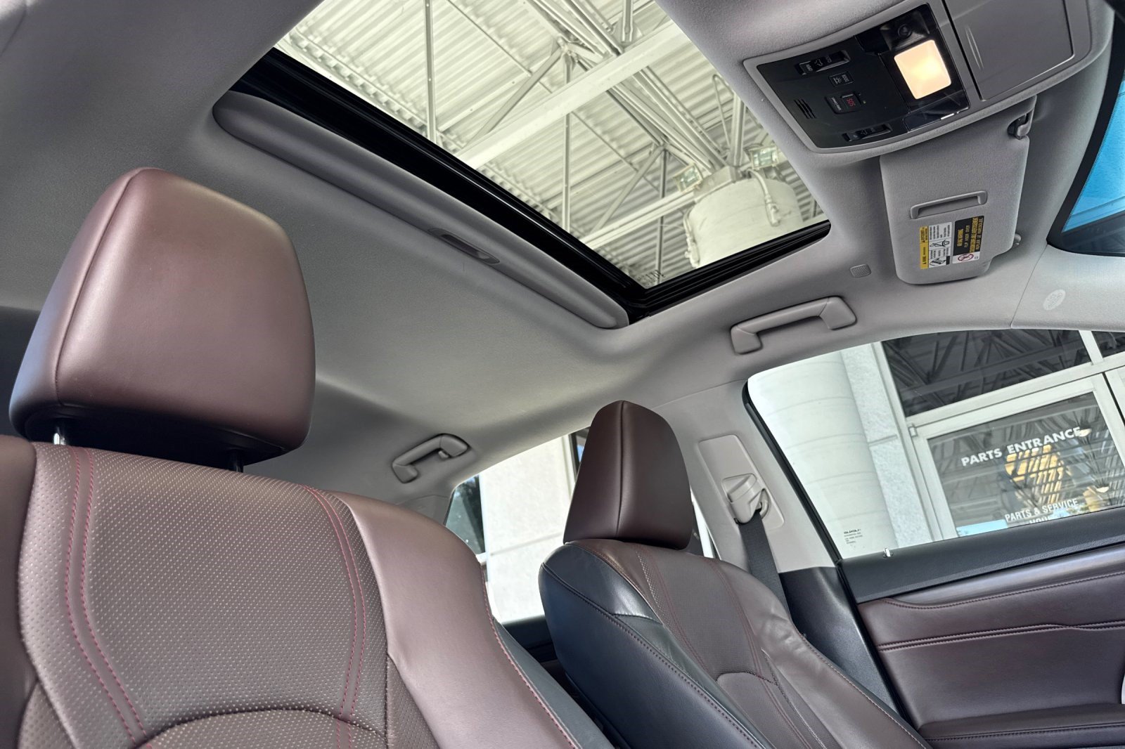 Used 2018 Lexus RX 450h AWD w/ Premium Package image 21