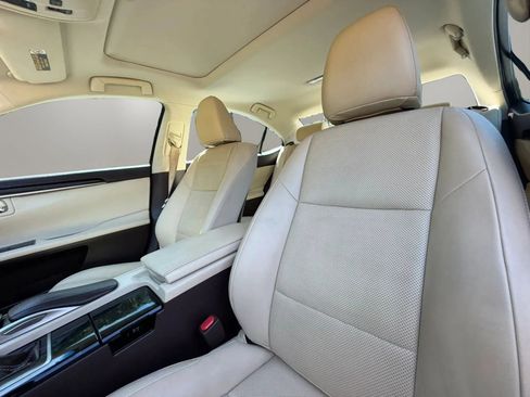 Used 2017 Lexus ES 350 w/ Navigation System Package FWD image 11