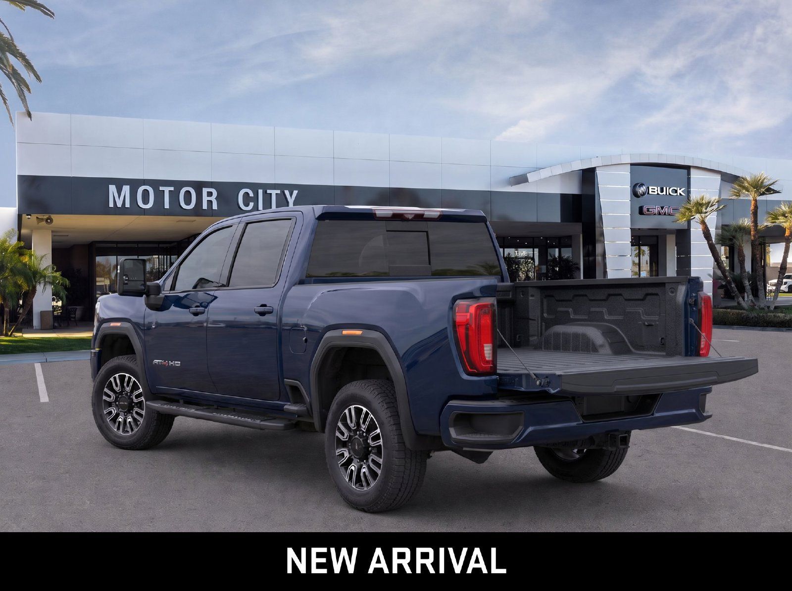 Used 2020 GMC Sierra 2500 AT4 w/ AT4 Premium Package AWD/4WD image 3