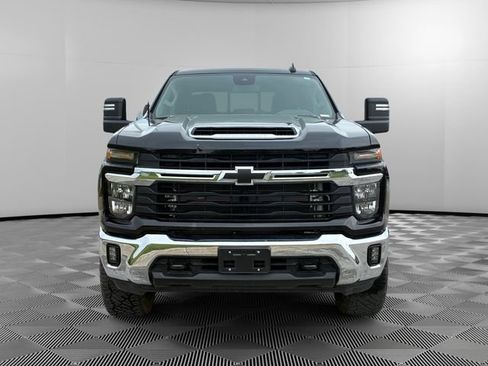 Used 2025 Chevrolet Silverado 3500 LT AWD/4WD image 8