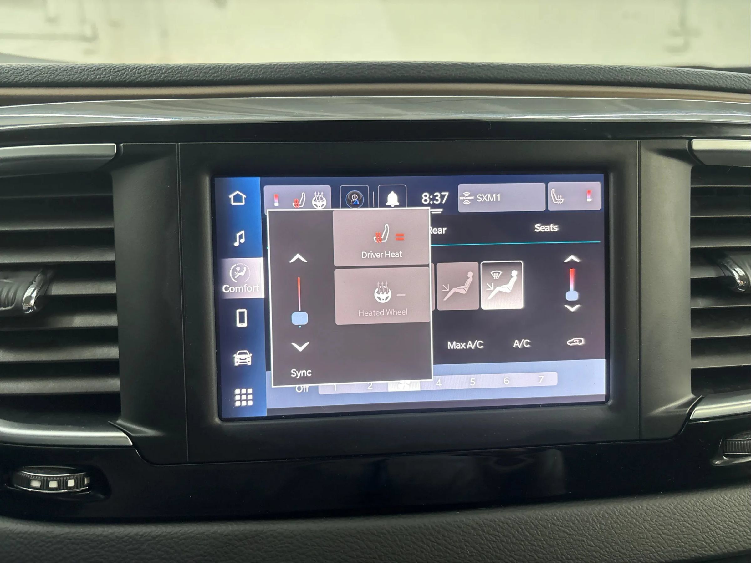 Used 2023 Chrysler Voyager LX FWD image 41