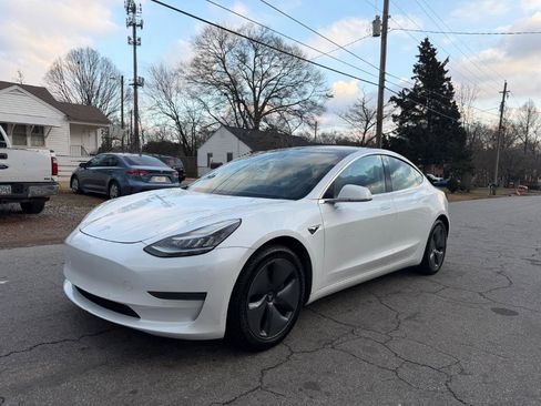 Used 2020 Tesla Model 3 Standard Range image 1
